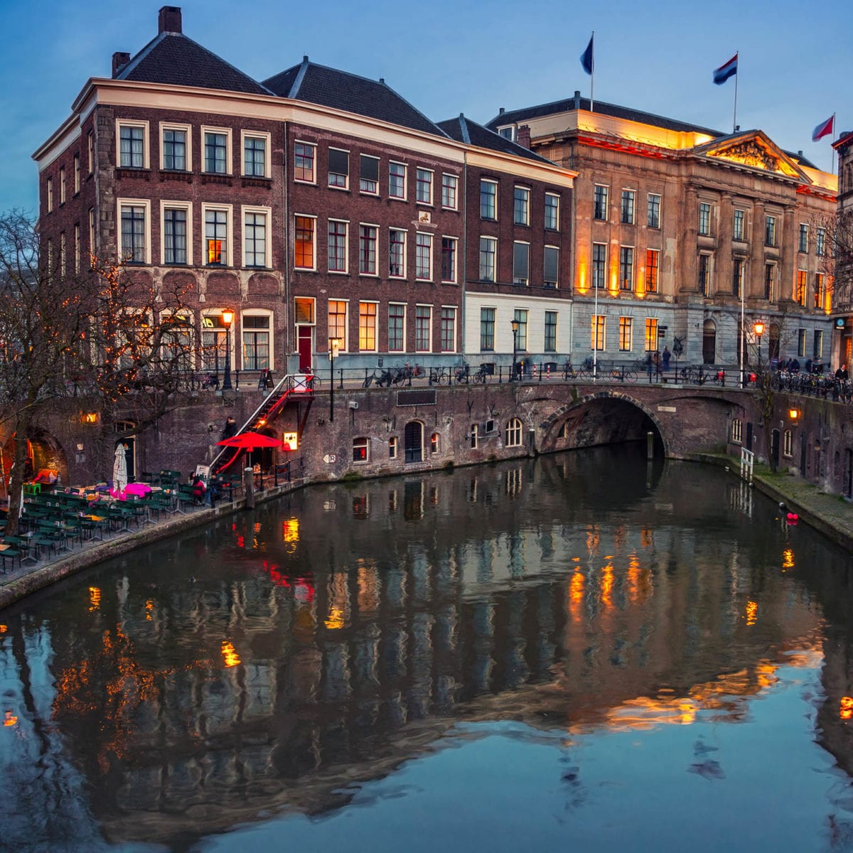 Illuminate oudegracht area in Utrecht city center